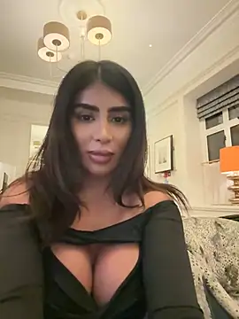 Snapshot of ArabicBarbie chatting on January 2025 05:58:01 PM ArabicBarbie online show from January 2025 05:58:01 PM