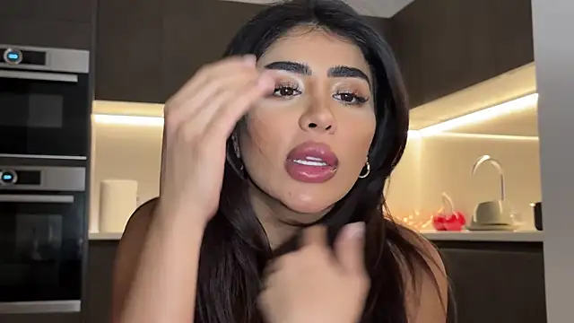 Snapshot of ArabicBarbie chatting on February 2025 09:48:02 PM ArabicBarbie online show from February 2025 09:48:02 PM