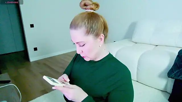 Snapshot of Sinful_Eyes chatting on November 2025 03:27:01 AM Sinful Eyes online show from November 2025 03:27:01 AM