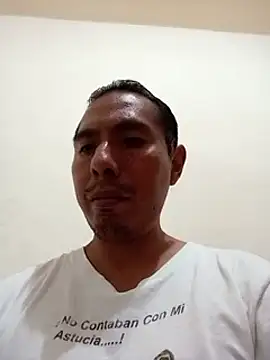 Snapshot of desnudo_Sexoxo chatting on December 2024 05:52:02 PM desnudo Sexoxo online show from December 2024 05:52:02 PM