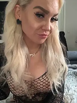 MIA-XXX online show from October 2025 12:46:01 PM