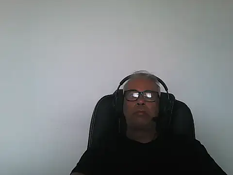 Snapshot of MorenoBrazil69 chatting on October 2025 06:15:01 PM MorenoBrazil69 online show from October 2025 06:15:01 PM