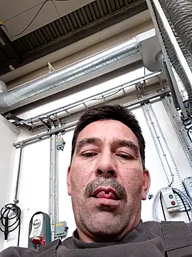 Snapshot of dick81 chatting on May 2026 01:51:02 PM dick81 online show from May 2026 01:51:02 PM