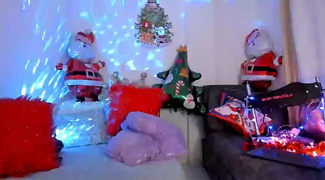 Snapshot of kirasofia chatting on December 2024 04:11:01 AM kirasofia online show from December 2024 04:11:01 AM