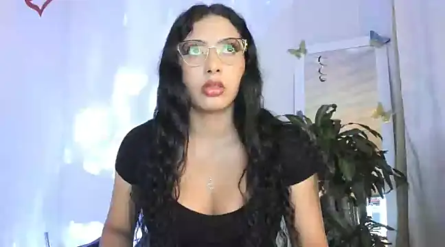Snapshot of kirasofia chatting on February 2025 03:52:02 AM kirasofia online show from February 2025 03:52:02 AM