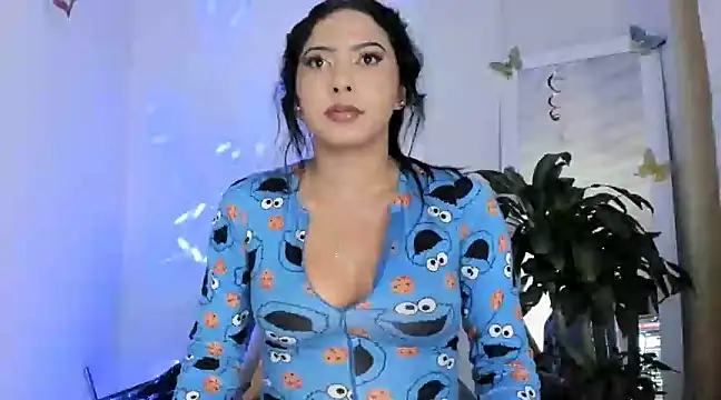 Snapshot of kirasofia chatting on February 2025 04:10:02 AM kirasofia online show from February 2025 04:10:02 AM