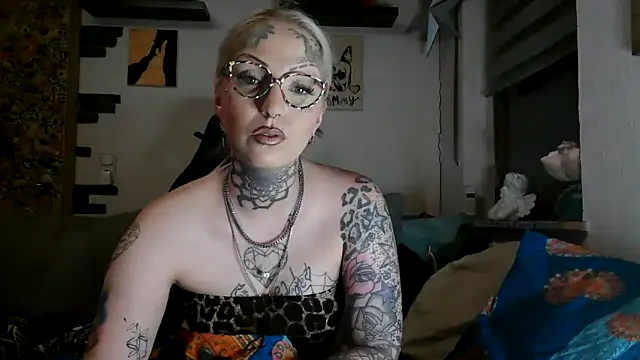 RoxxyInk online show from May 2026 12:06:01 AM