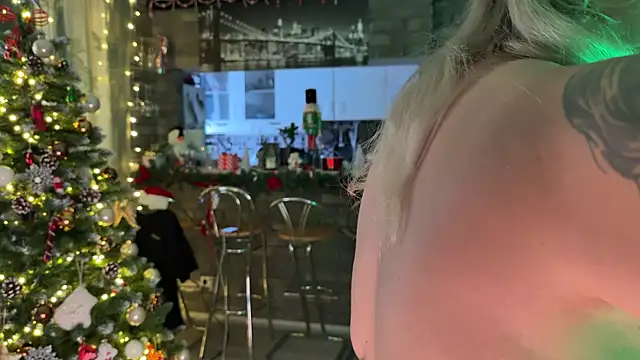 Monageil online show from December 2025 09:05:02 AM