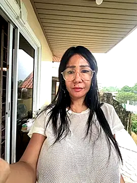 Snapshot of sweetieme chatting on October 2025 02:08:02 AM sweetieme online show from October 2025 02:08:02 AM