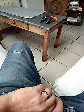 Snapshot of Corref chatting on March 2026 04:47:01 PM Corref online show from March 2026 04:47:01 PM