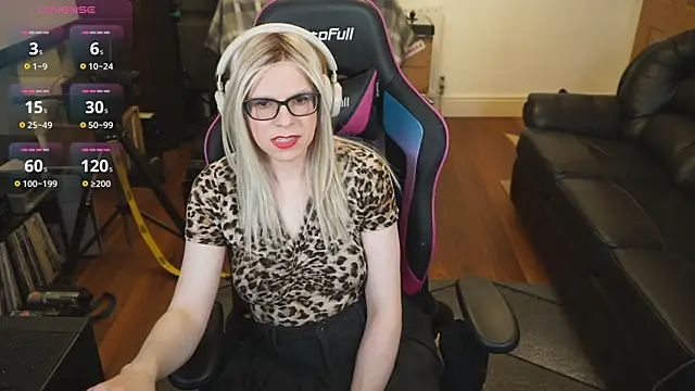 Snapshot of KelseyCobalt chatting on September 2025 09:31:01 PM KelseyCobalt online show from September 2025 09:31:01 PM