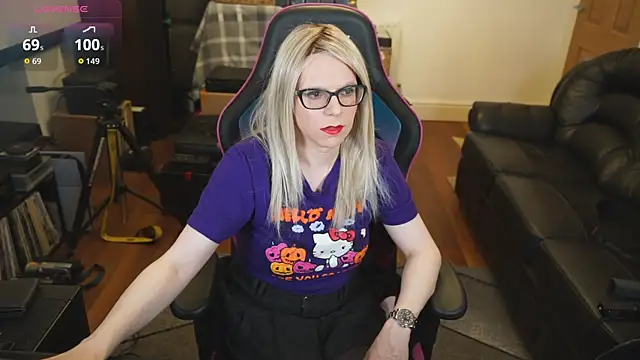 Snapshot of KelseyCobalt chatting on October 2025 08:48:01 PM KelseyCobalt online show from October 2025 08:48:01 PM