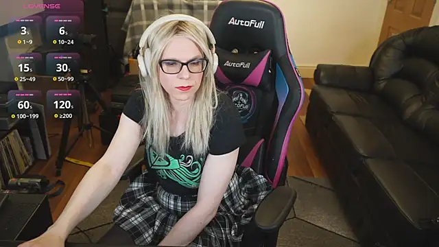 Snapshot of KelseyCobalt chatting on October 2025 08:49:01 PM KelseyCobalt online show from October 2025 08:49:01 PM