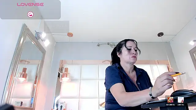 LADY HELLEN online show from June 2026 07:02:02 PM