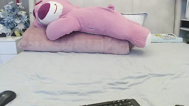 Snapshot of Hanako_love chatting on January 2025 02:00:02 AM Hanako love online show from January 2025 02:00:02 AM