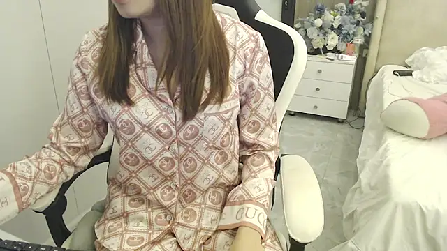 Snapshot of Hanako_love chatting on February 2025 03:03:01 PM Hanako love online show from February 2025 03:03:01 PM