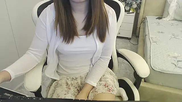 Snapshot of Hanako_love chatting on February 2025 06:42:01 PM Hanako love online show from February 2025 06:42:01 PM