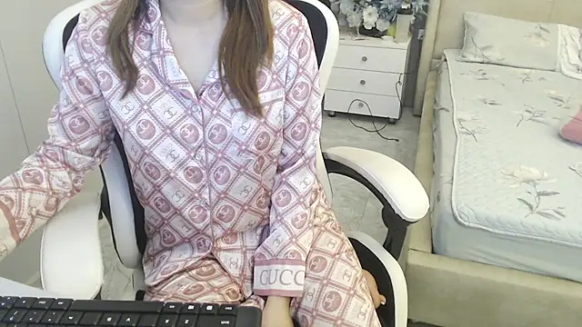 Snapshot of Hanako_love chatting on March 2025 03:32:01 AM Hanako love online show from March 2025 03:32:01 AM