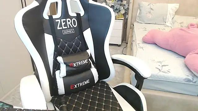 Snapshot of Hanako_love chatting on March 2025 04:14:01 AM Hanako love online show from March 2025 04:14:01 AM