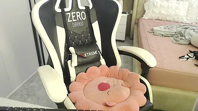 Snapshot of Hanako_love chatting on September 2025 03:34:02 PM Hanako love online show from September 2025 03:34:02 PM