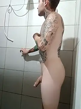 Snapshot of DanielMagains chatting on October 2025 10:10:01 PM DanielMagains online show from October 2025 10:10:01 PM