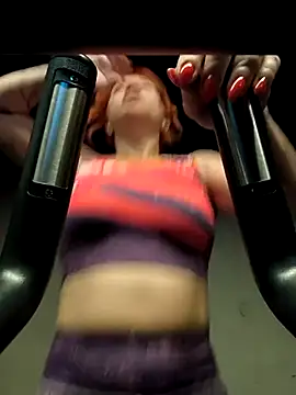 Snapshot of Ella__Kross chatting on February 2025 11:16:02 AM Ella Kross online show from February 2025 11:16:02 AM