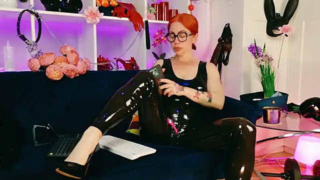 Ella  Kross online show from May 2026 05:23:01 AM