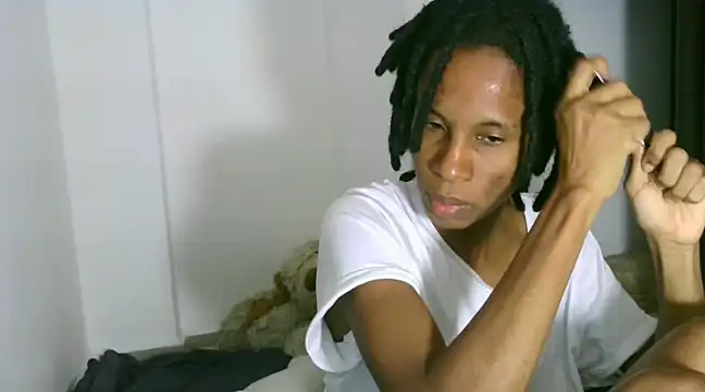 Snapshot of africa_deluxe chatting on February 2025 09:48:01 PM africa deluxe online show from February 2025 09:48:01 PM