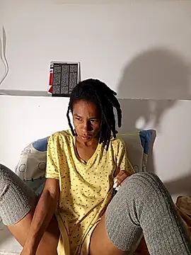 Snapshot of africa_deluxe chatting on October 2025 01:23:01 PM africa deluxe online show from October 2025 01:23:01 PM