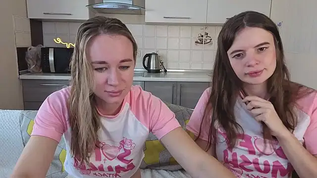 Snapshot of Naughty_Alice chatting on September 2025 06:07:02 AM Naughty Alice online show from September 2025 06:07:02 AM