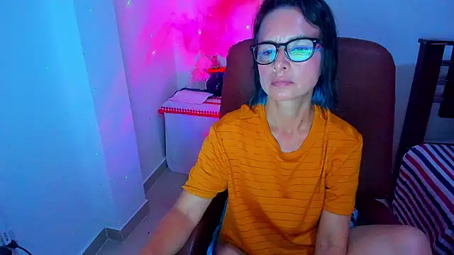 BrianaGarner online show from October 2025 09:04:01 PM