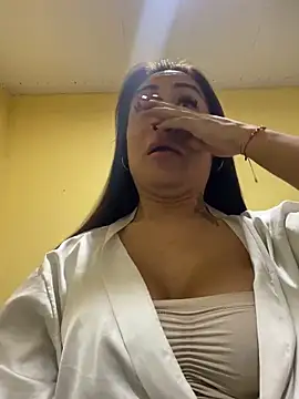 Snapshot of Afroditahott chatting on October 2025 04:47:02 PM Afroditahott online show from October 2025 04:47:02 PM