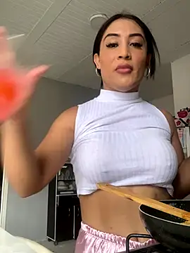 Snapshot of Afroditahott chatting on October 2025 03:33:01 PM Afroditahott online show from October 2025 03:33:01 PM