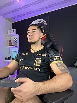 Snapshot of Dimitri_Colleman chatting on November 2025 06:52:01 PM Dimitri Colleman online show from November 2025 06:52:01 PM