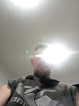 Snapshot of Skody31 chatting on December 2025 09:02:01 AM Skody31 online show from December 2025 09:02:01 AM