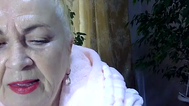 Emma52610 online show from November 2025 07:43:02 AM