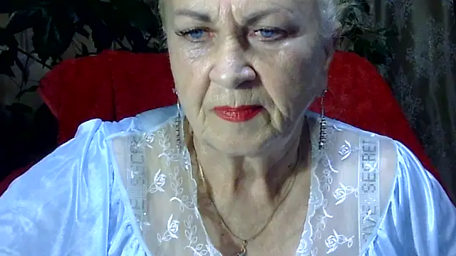 Emma52610 online show from November 2025 07:35:02 AM