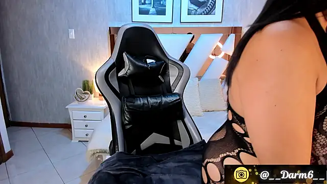 Lia Simons online show from October 2025 03:15:01 AM