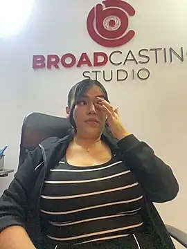Lia Simons online show from April 2026 03:09:01 AM