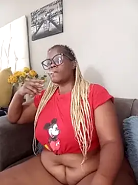 Snapshot of SQUITBOOTY chatting on December 2025 07:50:02 AM SQUITBOOTY online show from December 2025 07:50:02 AM