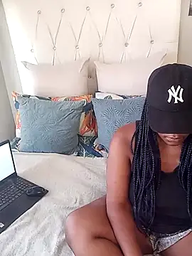 Snapshot of SQUITBOOTY chatting on February 2026 04:50:02 AM SQUITBOOTY online show from February 2026 04:50:02 AM