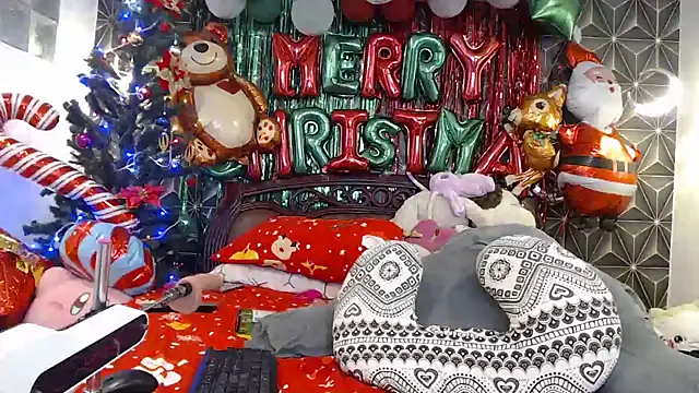 Snapshot of yummymeily chatting on December 2024 09:33:01 PM yummymeily online show from December 2024 09:33:01 PM