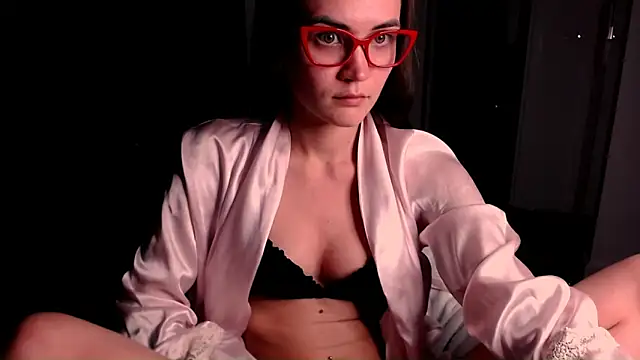 EvelynGG online show from November 2025 11:43:01 PM