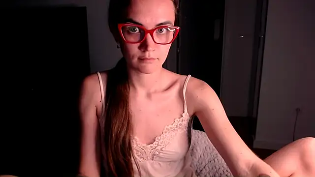 EvelynGG online show from May 2026 06:24:01 PM
