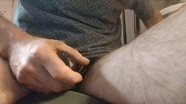 ROBERT0516 online show from December 2025 12:32:01 PM