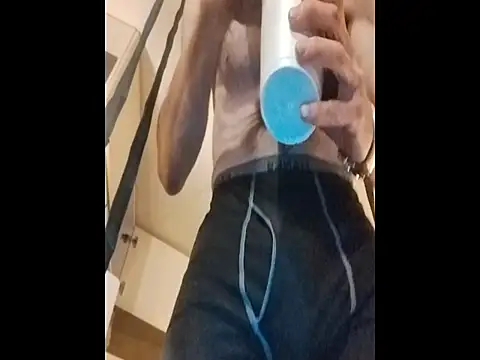 ROBERT0516 online show from April 2026 08:39:02 PM
