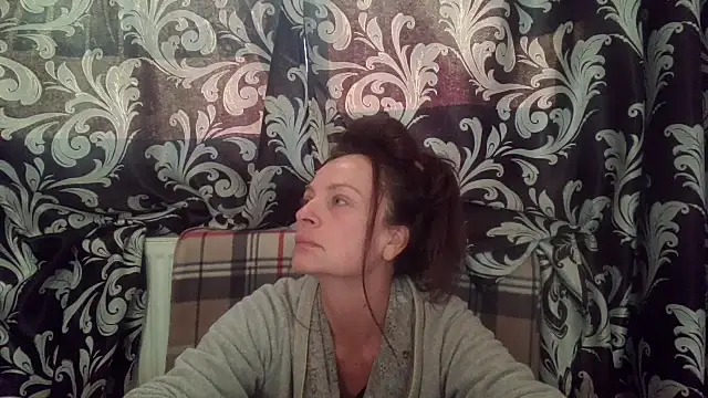 LindaStarS online show from October 2025 02:40:01 PM