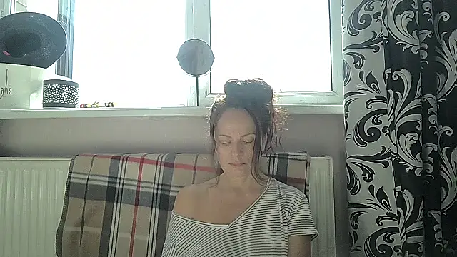 LindaStarS online show from May 2026 12:33:02 PM