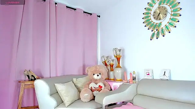 Snapshot of latinwondercockts chatting on October 2025 12:25:02 PM latinwondercockts online show from October 2025 12:25:02 PM