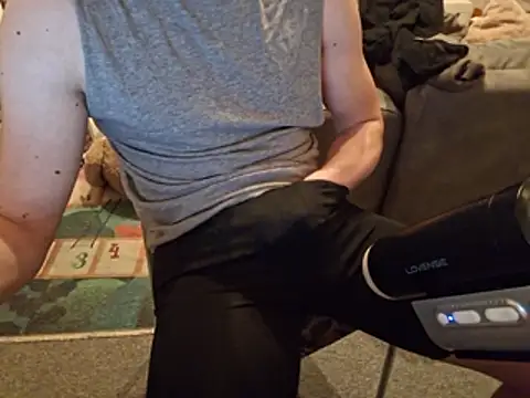 ShyGuyWannaTry online show from December 2025 01:14:01 AM